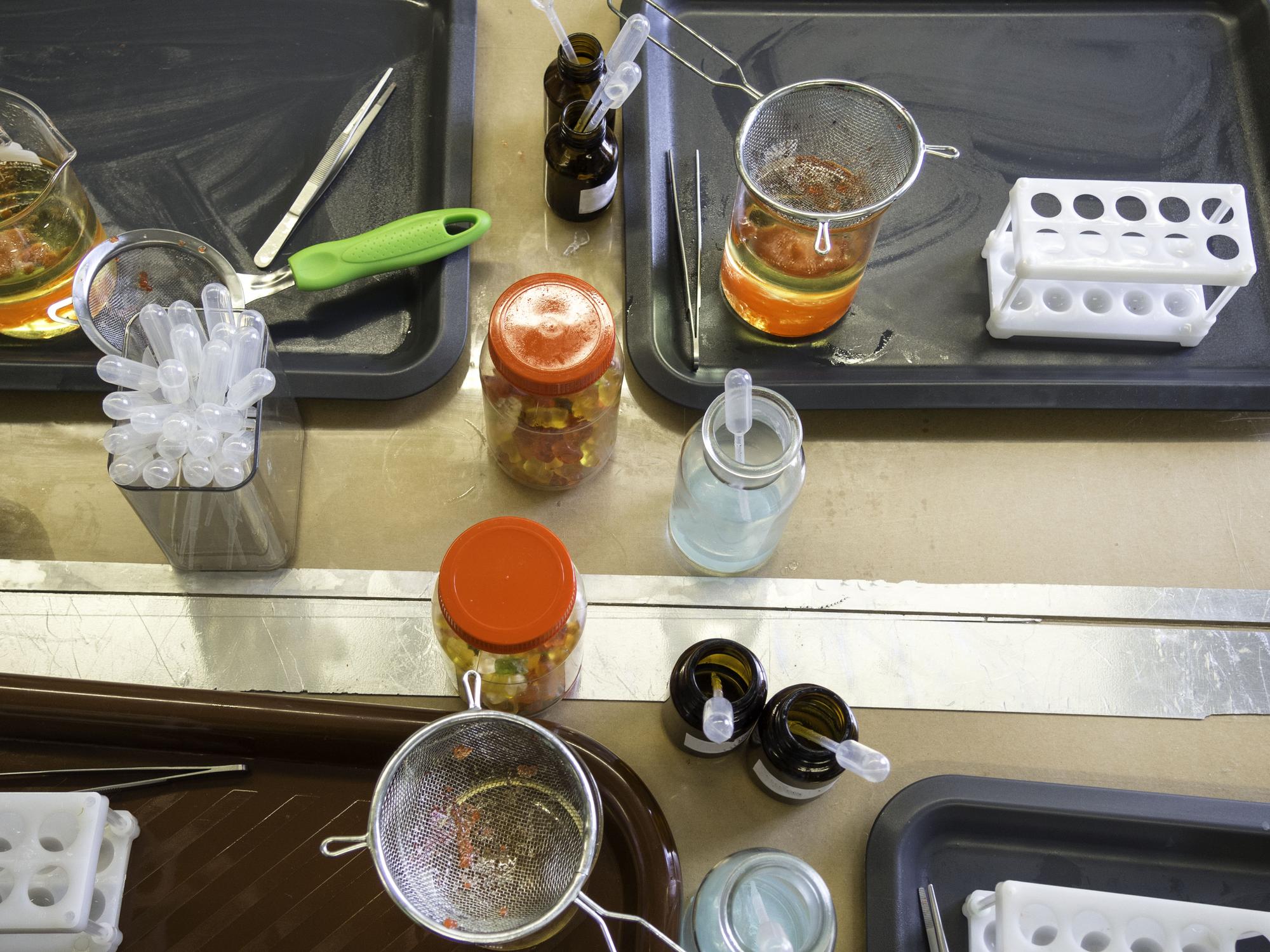 Compact kitchen kit on workbench